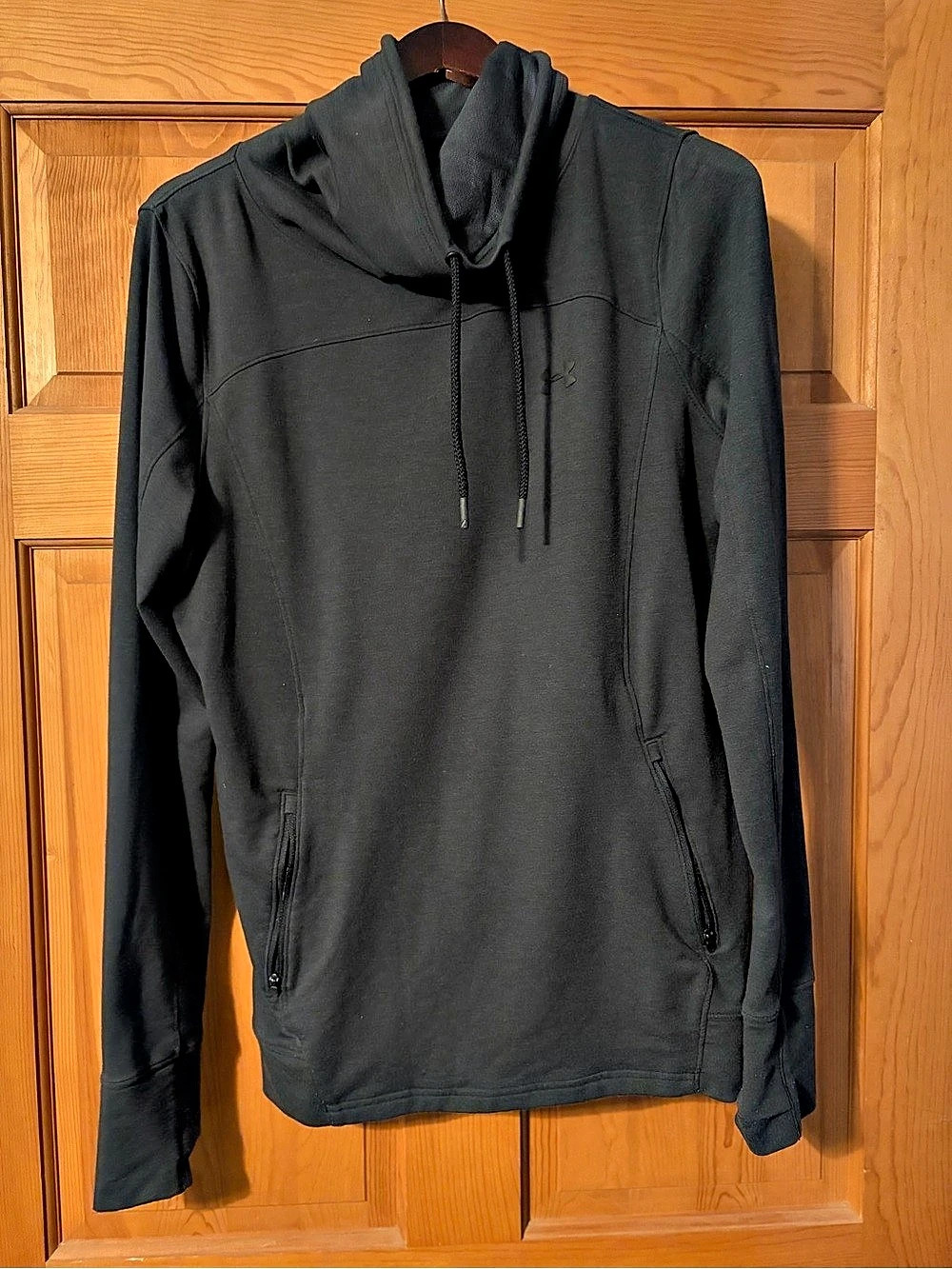 Under Armour Funnel Neck Pullover Women’s Black Large